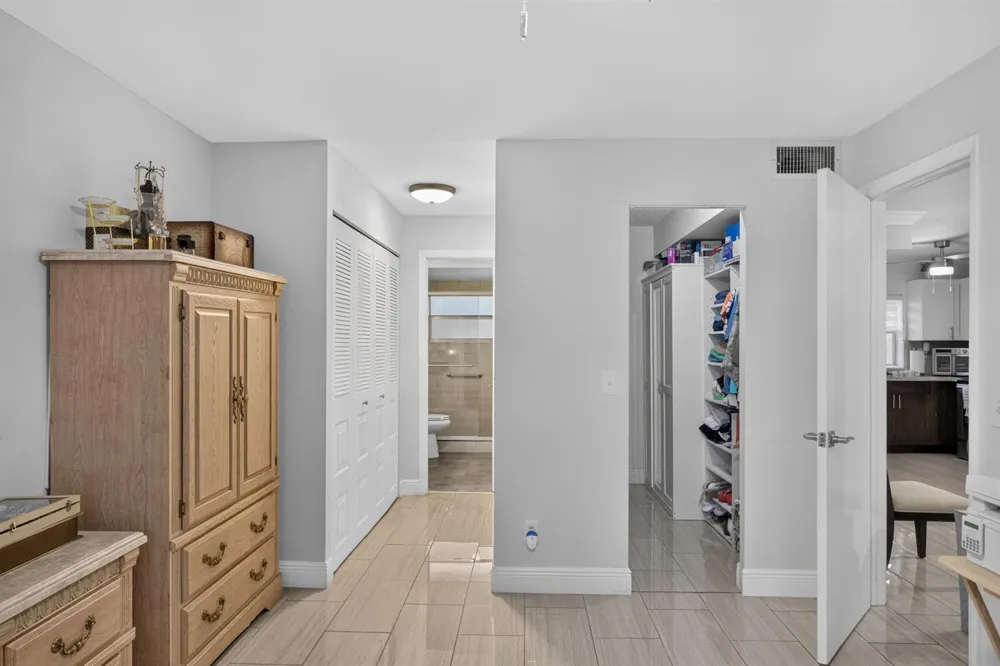 9881 Sunrise Lakes Boulevard #308 Sunrise, FL 33322