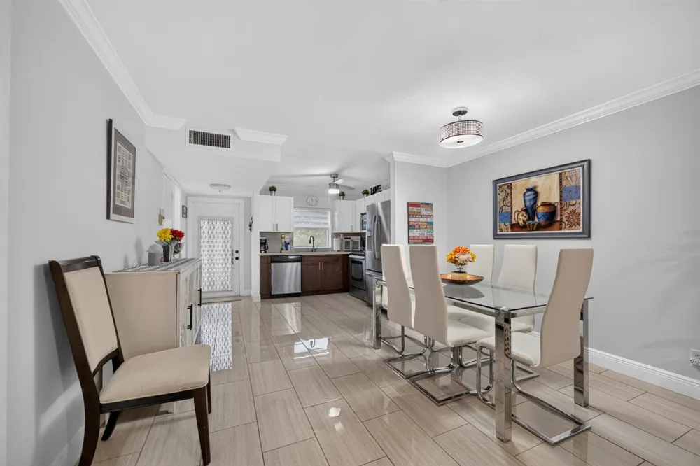 9881 Sunrise Lakes Boulevard #308 Sunrise, FL 33322