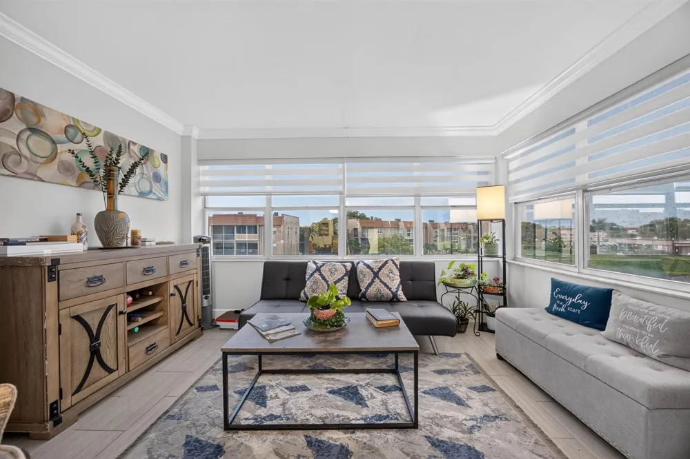 9881 Sunrise Lakes Boulevard #308 Sunrise, FL 33322