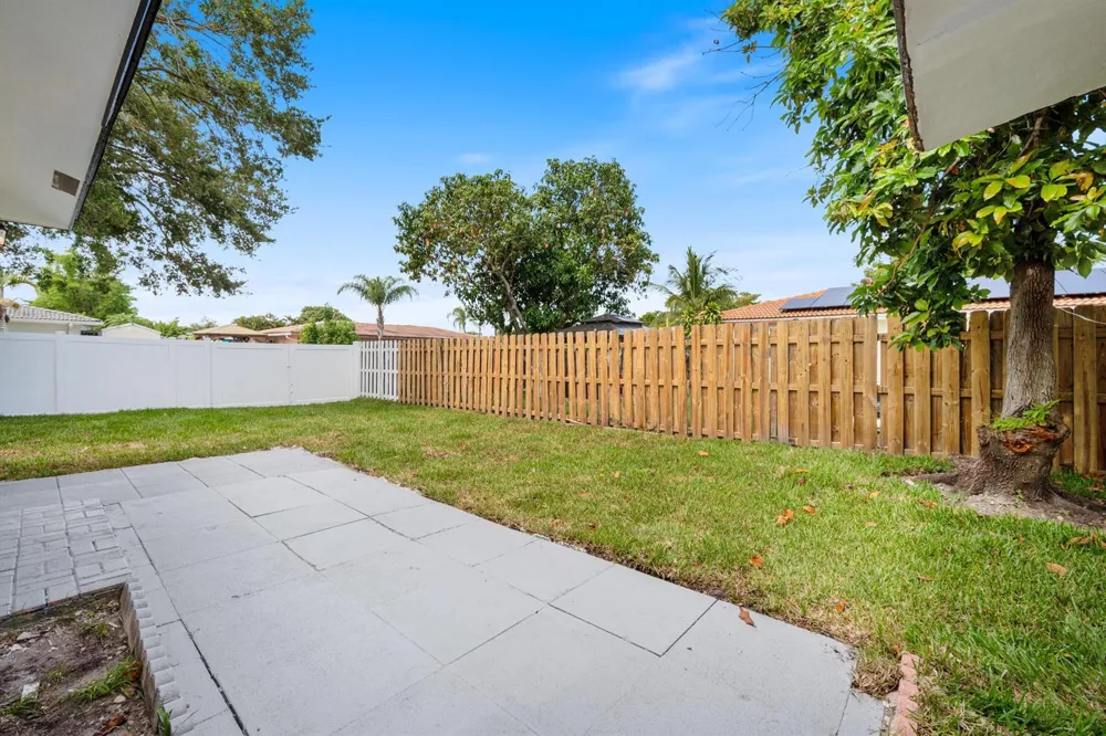 8201 NW 67TH AVENUE Tamarac, FL 33321