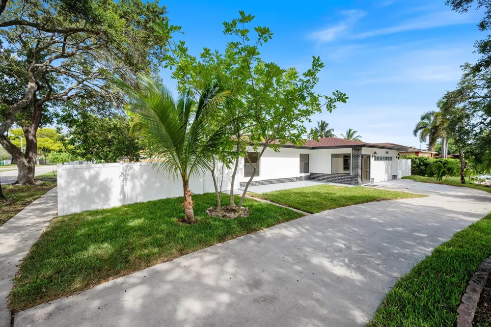8201 NW 67TH AVENUE Tamarac, FL 33321