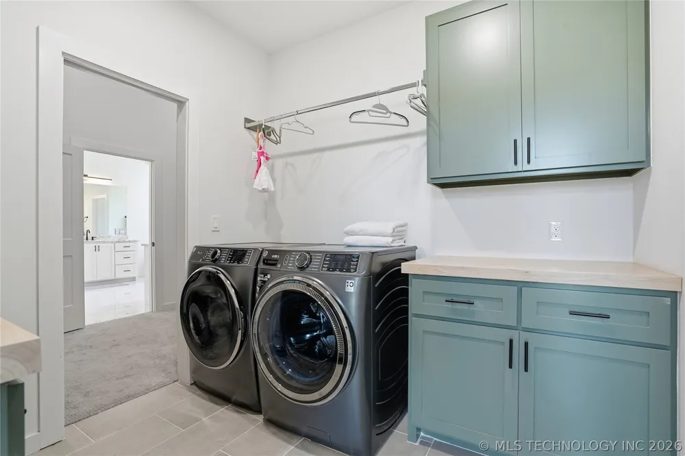 2714 Falls Bend Drive Sapulpa, OK 74066