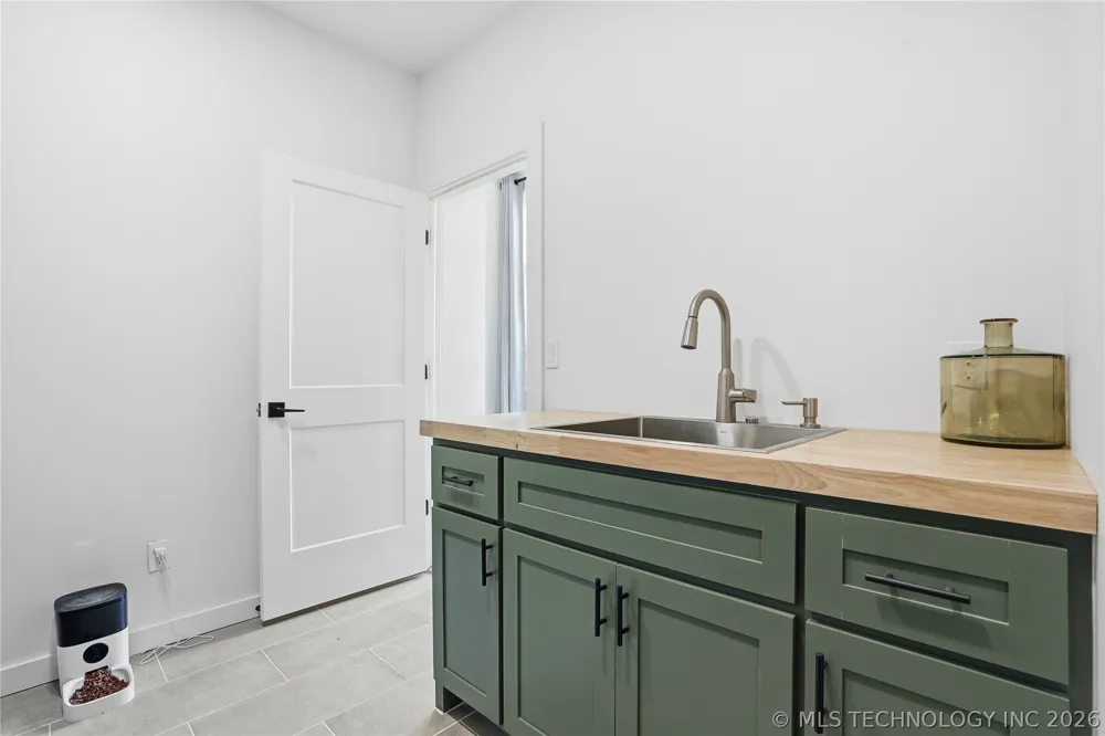 2714 Falls Bend Drive Sapulpa, OK 74066