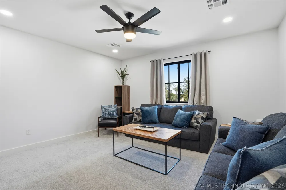 2714 Falls Bend Drive Sapulpa, OK 74066