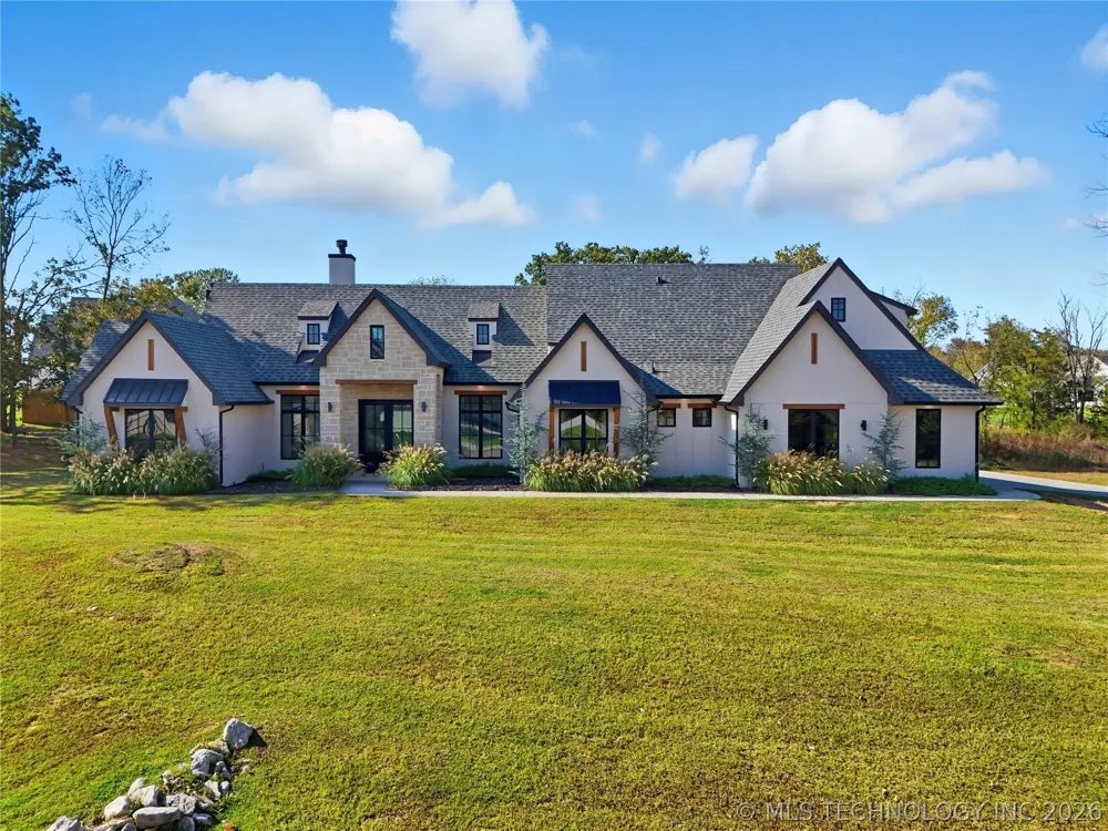 2714 Falls Bend Drive Sapulpa, OK 74066