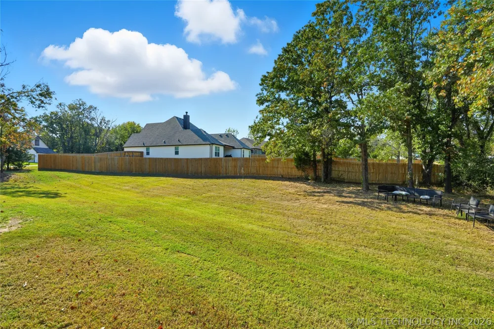 2714 Falls Bend Drive Sapulpa, OK 74066