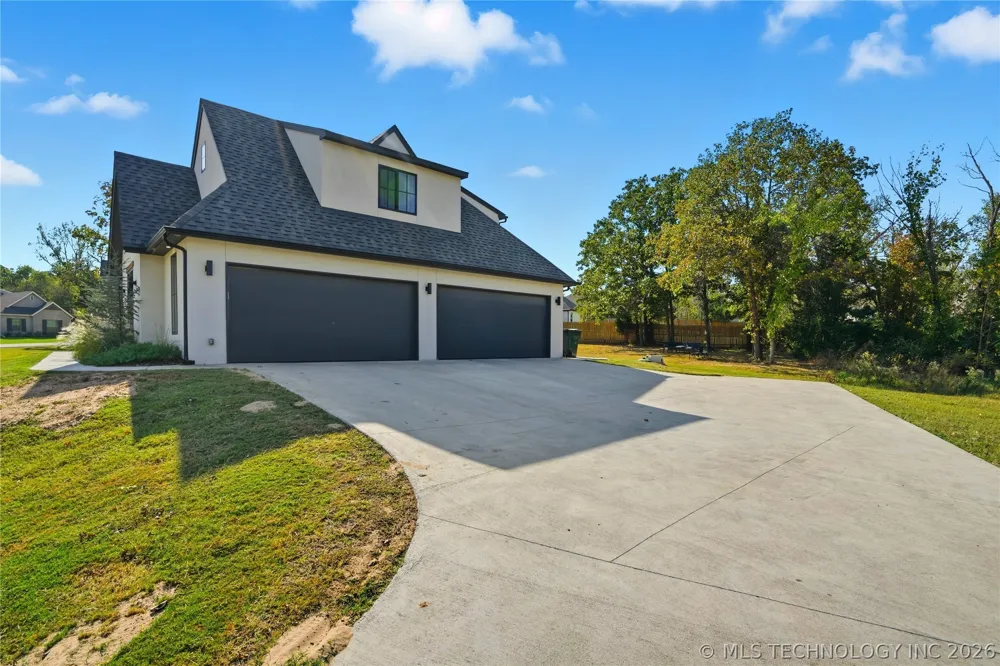 2714 Falls Bend Drive Sapulpa, OK 74066