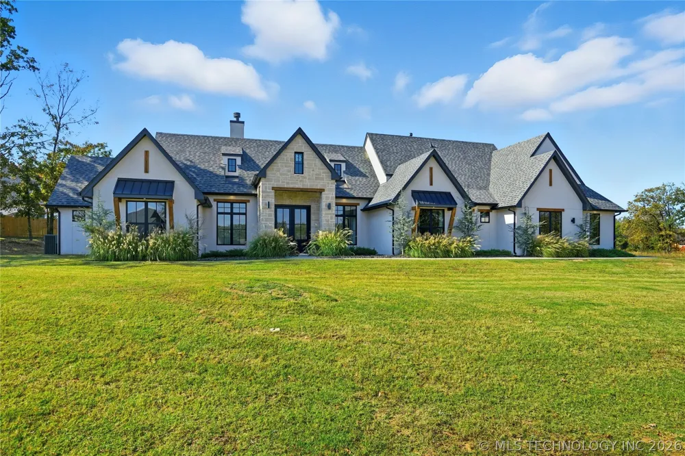 2714 Falls Bend Drive Sapulpa, OK 74066