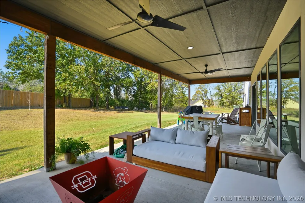 2714 Falls Bend Drive Sapulpa, OK 74066
