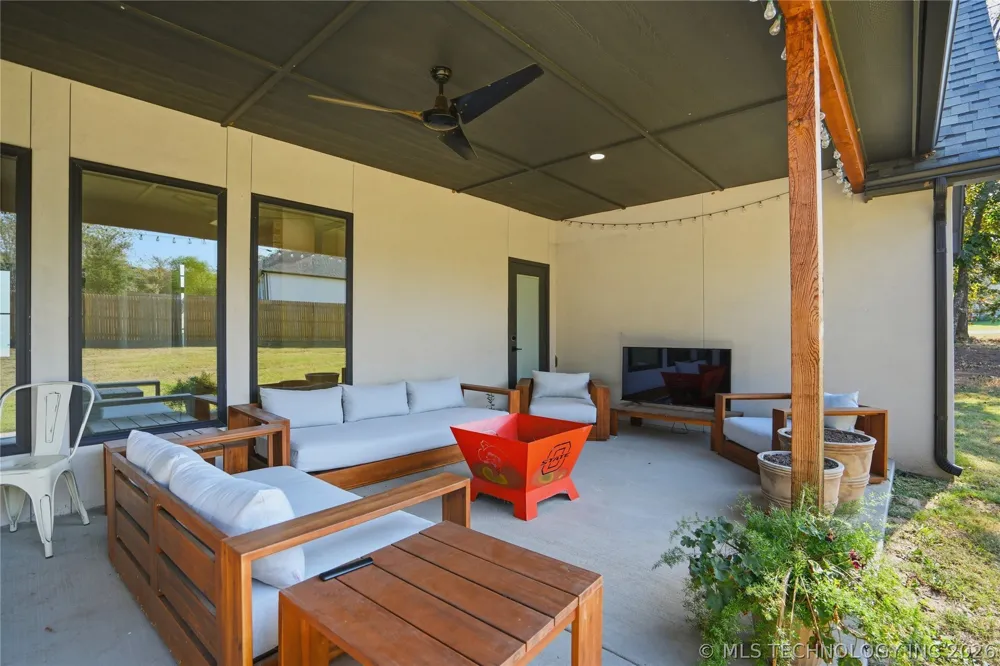 2714 Falls Bend Drive Sapulpa, OK 74066