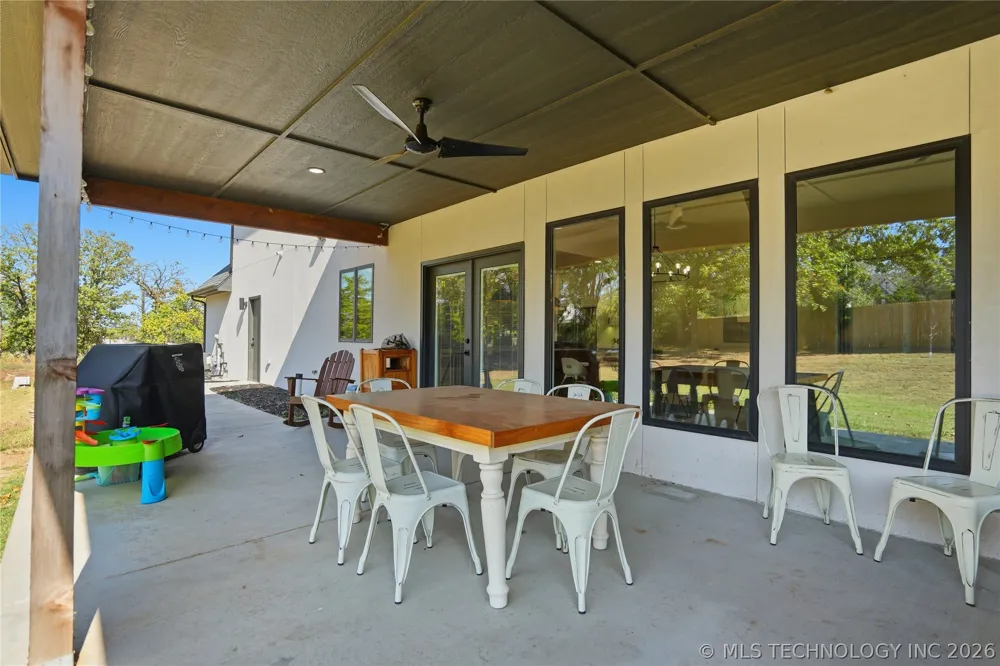 2714 Falls Bend Drive Sapulpa, OK 74066