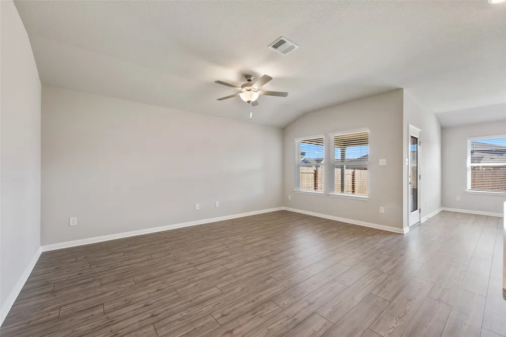 136 Short Toed Swoop Cedar Creek, TX 78612