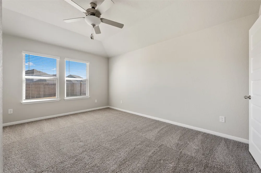 136 Short Toed Swoop Cedar Creek, TX 78612