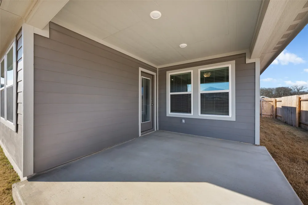 136 Short Toed Swoop Cedar Creek, TX 78612