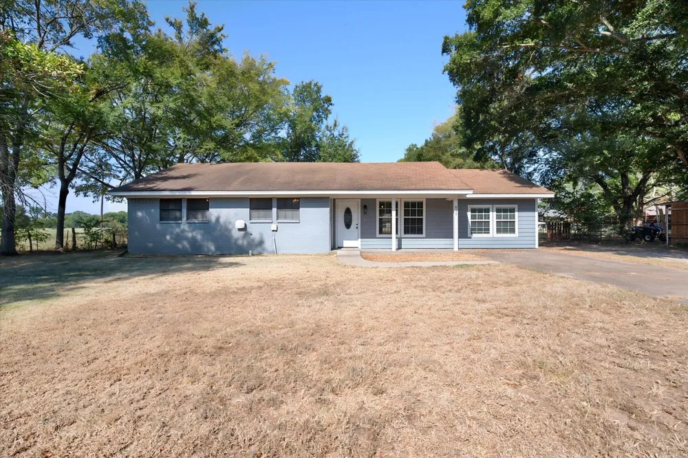 825 Southwood Fairfield, TX 75840