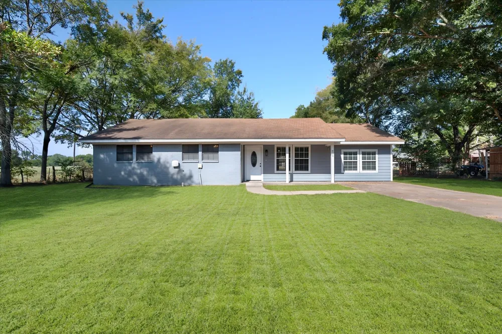 825 Southwood Fairfield, TX 75840