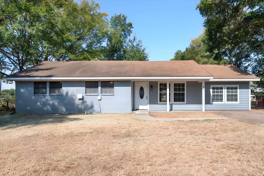 825 Southwood Fairfield, TX 75840
