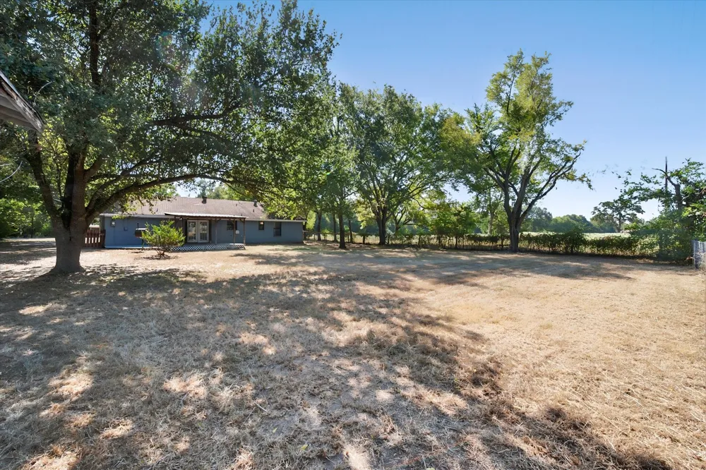 825 Southwood Fairfield, TX 75840