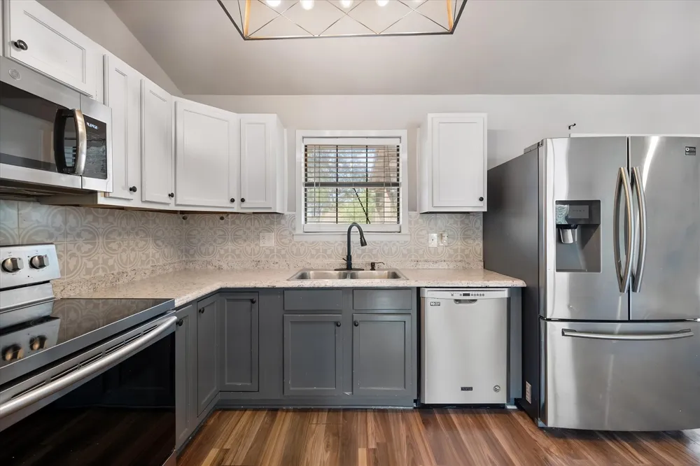 825 Southwood Fairfield, TX 75840
