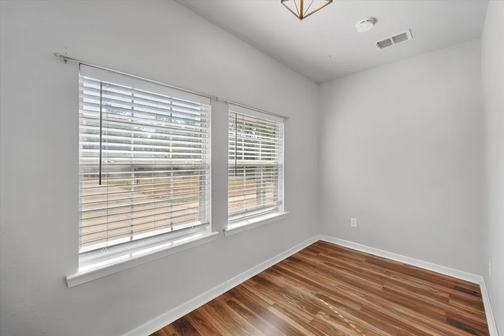 825 Southwood Fairfield, TX 75840