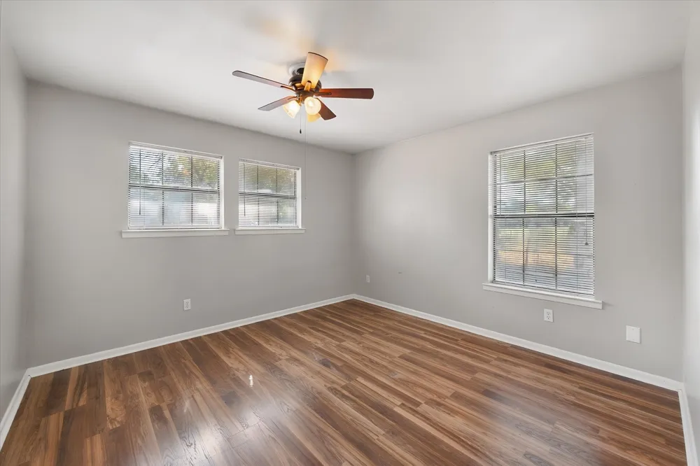 825 Southwood Fairfield, TX 75840