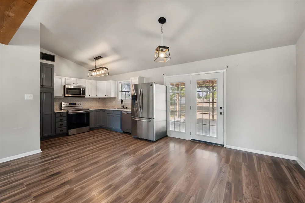 825 Southwood Fairfield, TX 75840