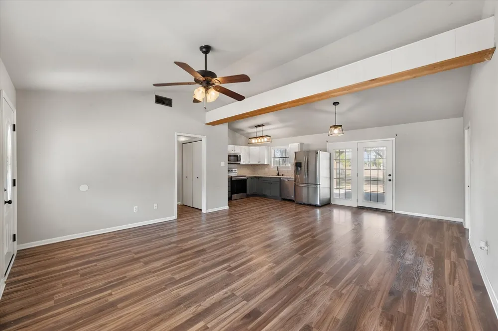 825 Southwood Fairfield, TX 75840