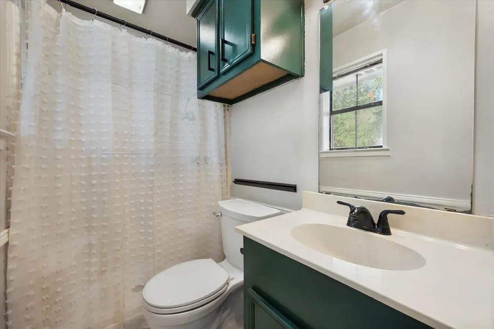 825 Southwood Fairfield, TX 75840