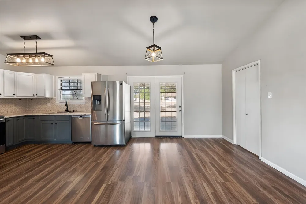 825 Southwood Fairfield, TX 75840
