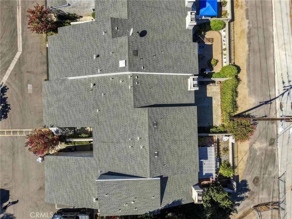 23109 Yvette Valencia, CA 91355