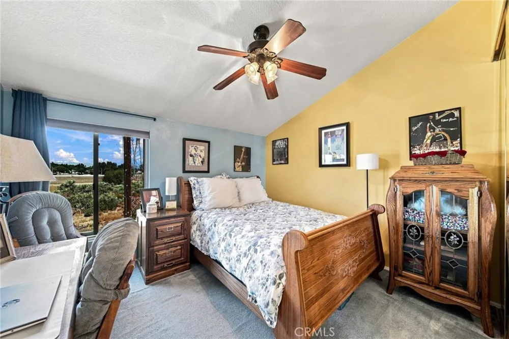 23109 Yvette Valencia, CA 91355