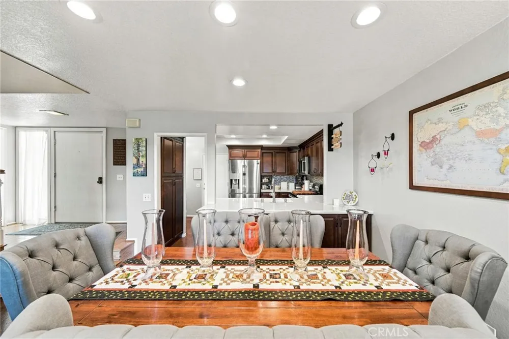 23109 Yvette Valencia, CA 91355