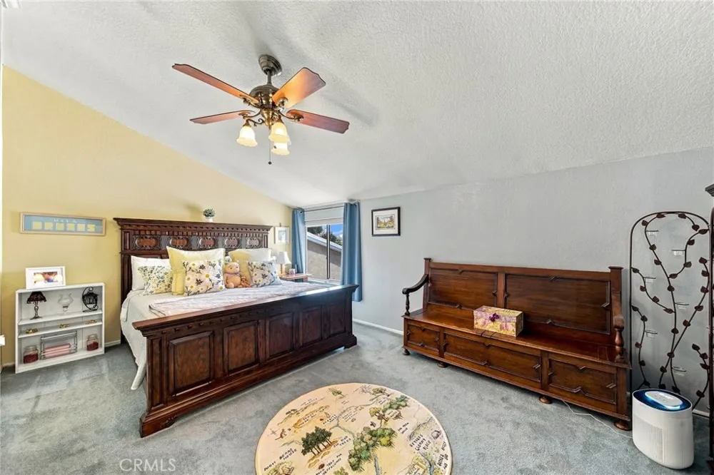23109 Yvette Valencia, CA 91355