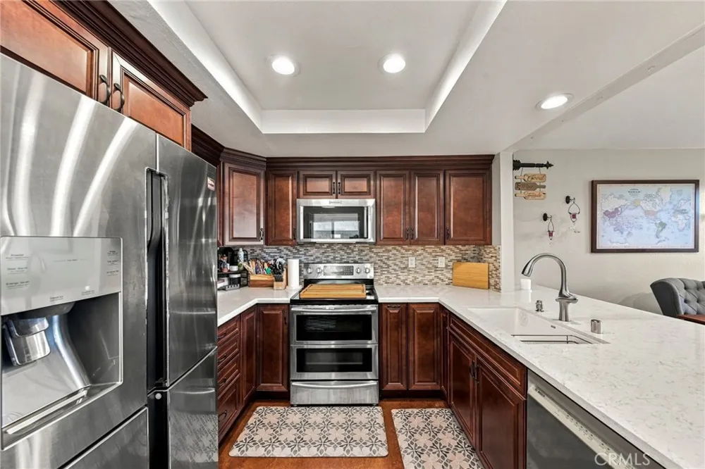 23109 Yvette Valencia, CA 91355