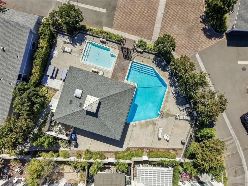 23109 Yvette Valencia, CA 91355