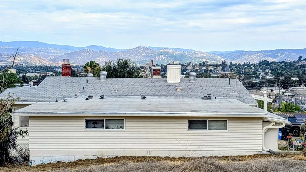 925 Grand Court Escondido, CA 92025