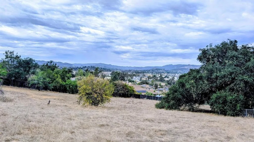 925 Grand Court Escondido, CA 92025