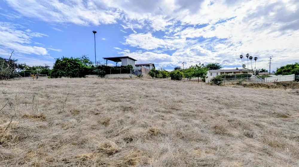 925 Grand Court Escondido, CA 92025