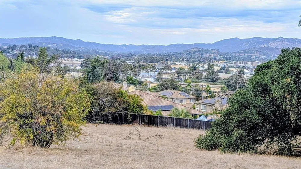 925 Grand Court Escondido, CA 92025