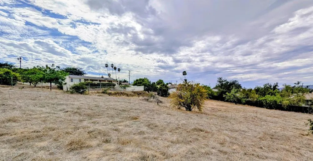 925 Grand Court Escondido, CA 92025