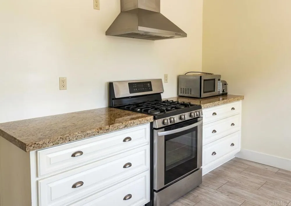 925 Grand Court Escondido, CA 92025