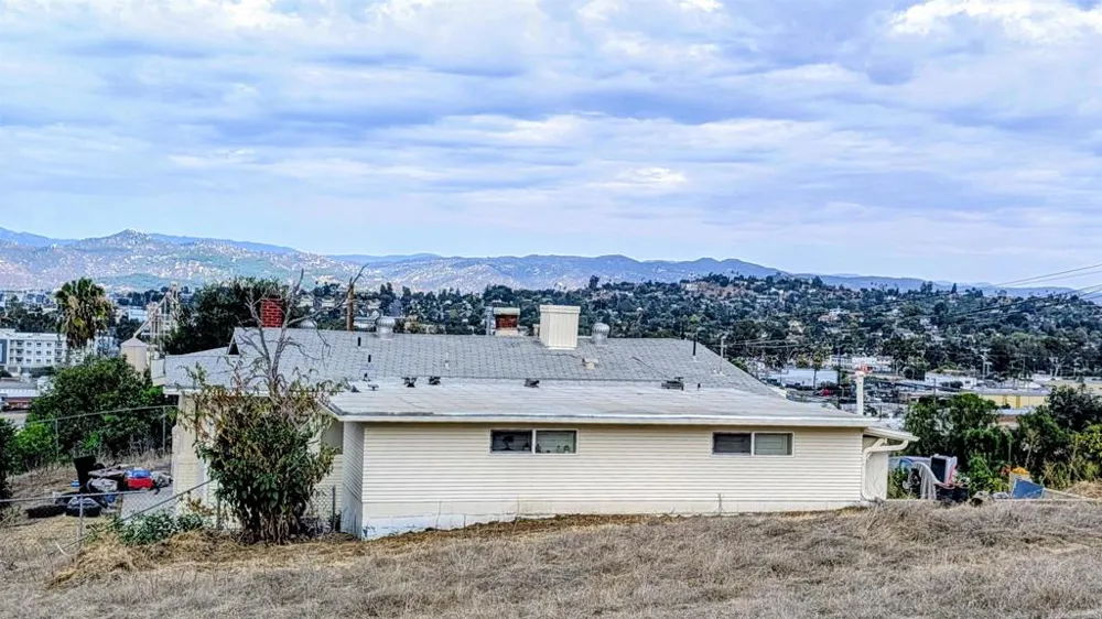 925 Grand Court Escondido, CA 92025