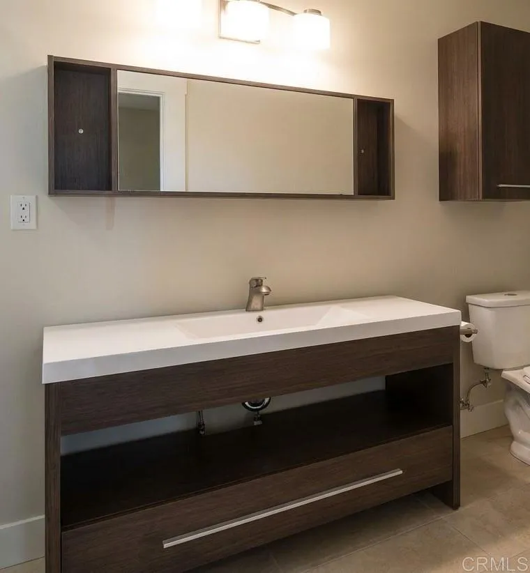 925 Grand Court Escondido, CA 92025