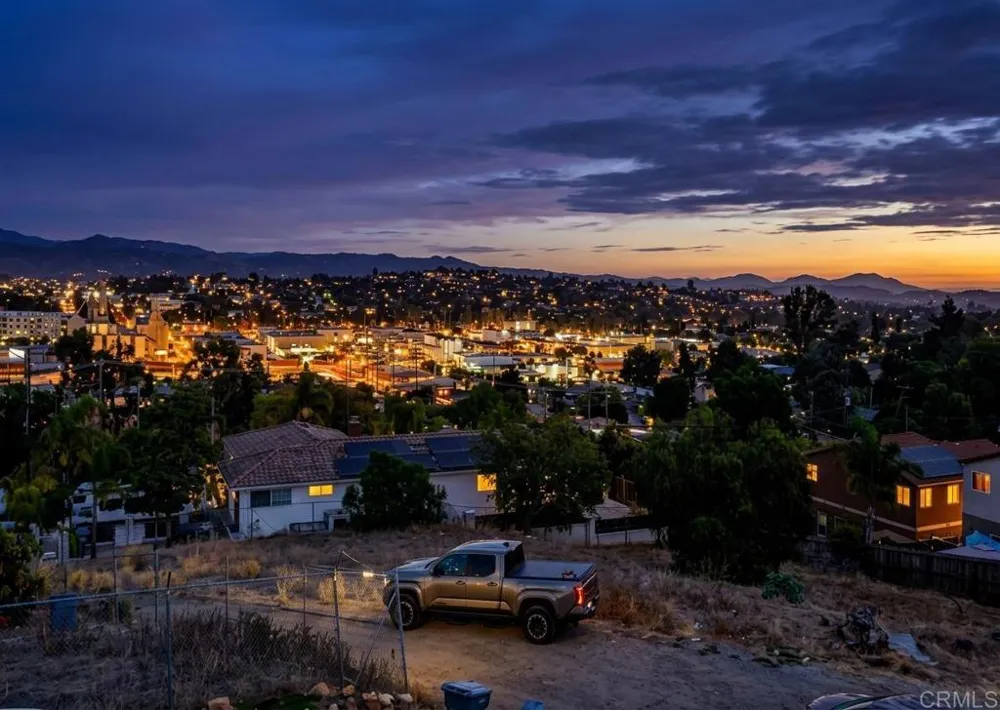 925 Grand Court Escondido, CA 92025
