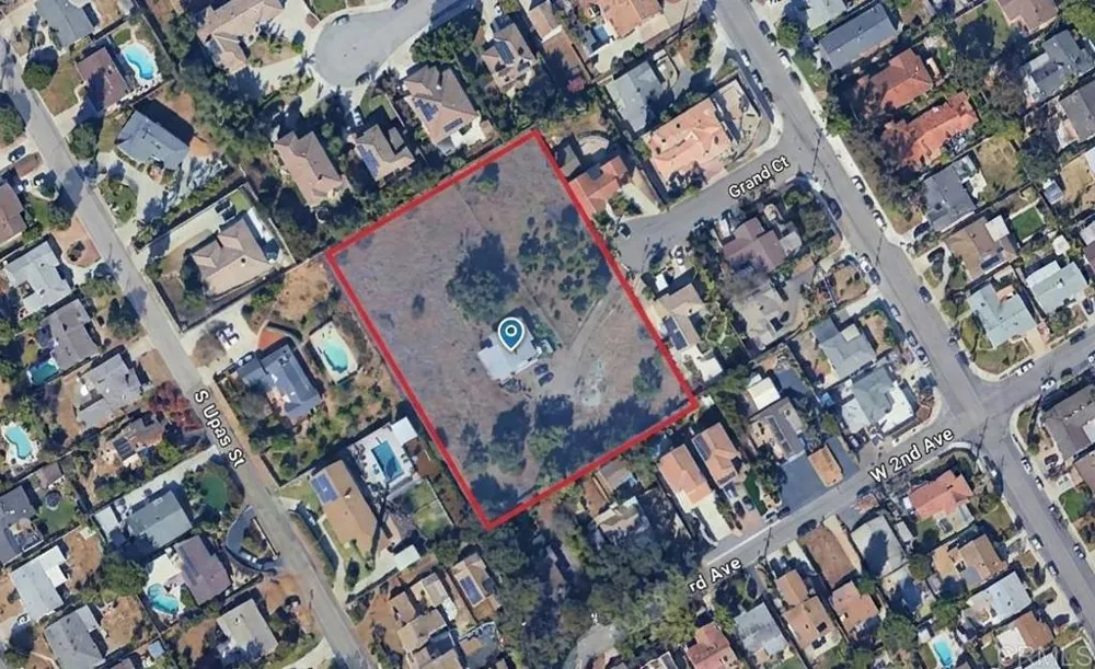 925 Grand Court Escondido, CA 92025