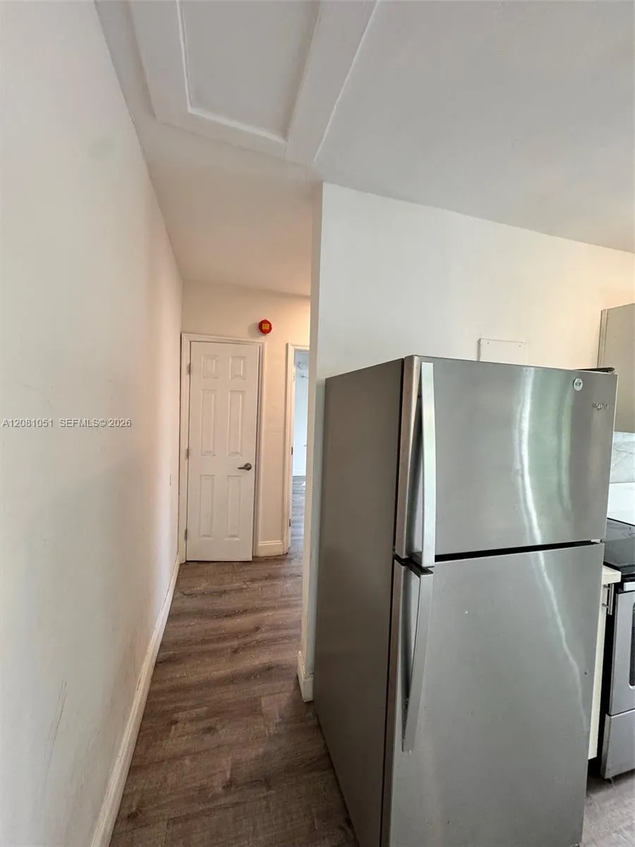 570 NE 69th St #5 Miami, FL 33138