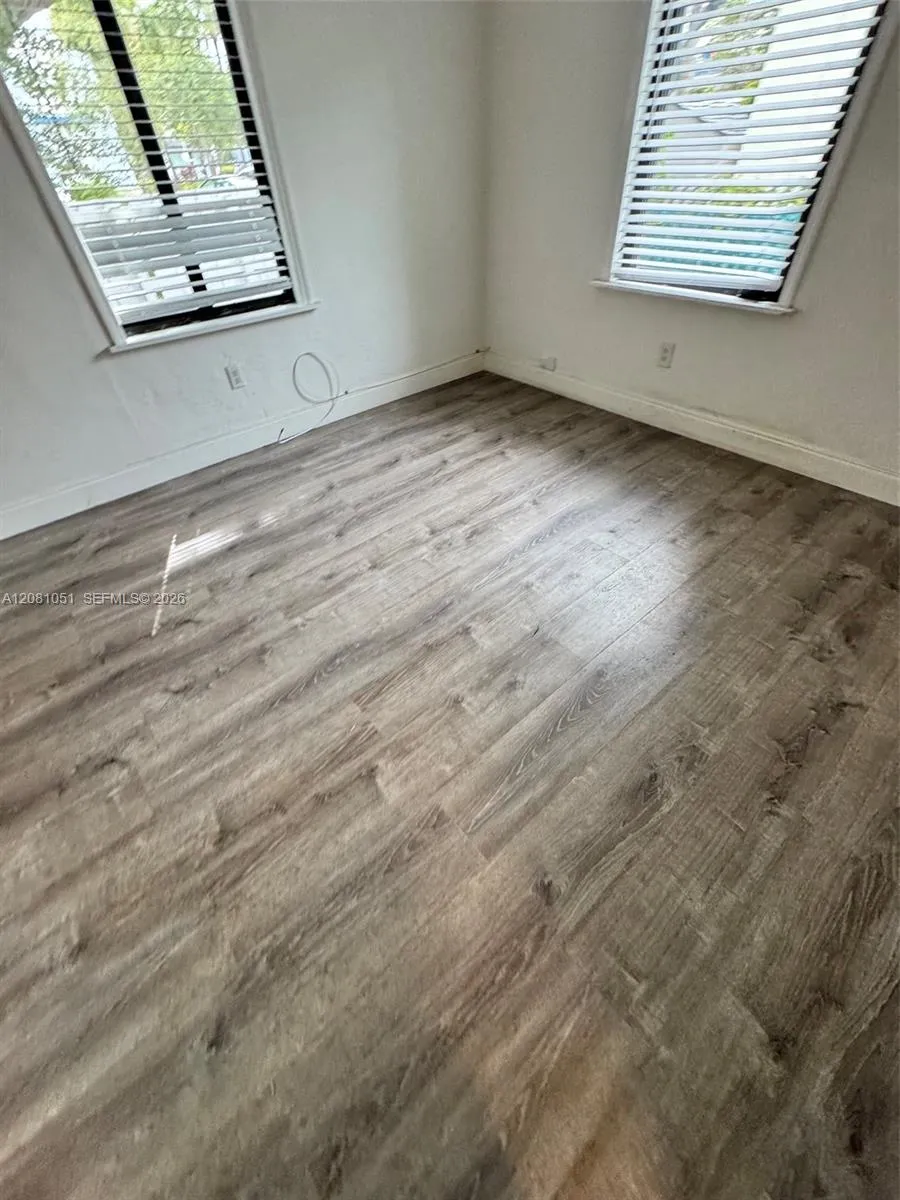 570 NE 69th St #5 Miami, FL 33138