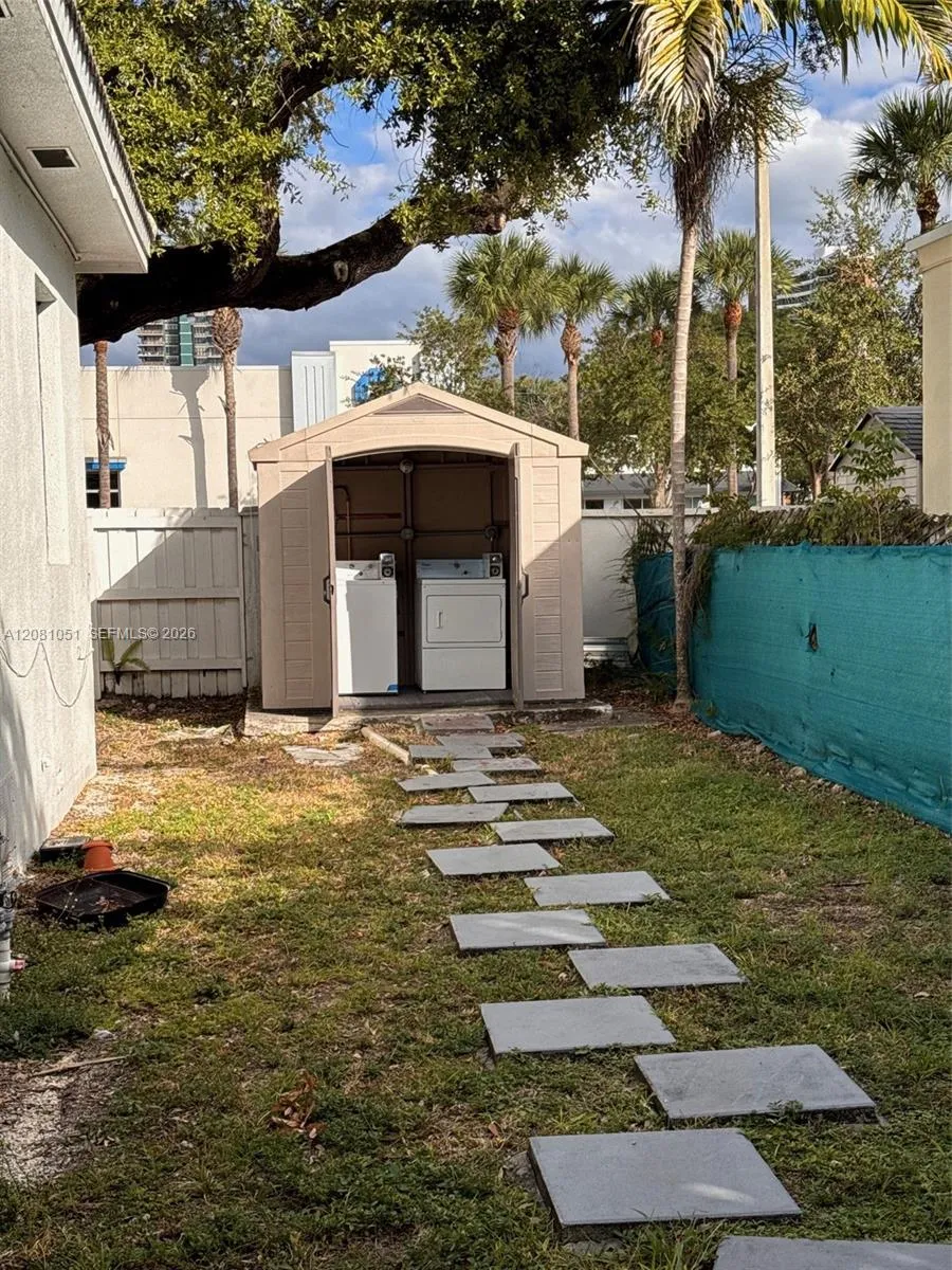 570 NE 69th St #5 Miami, FL 33138