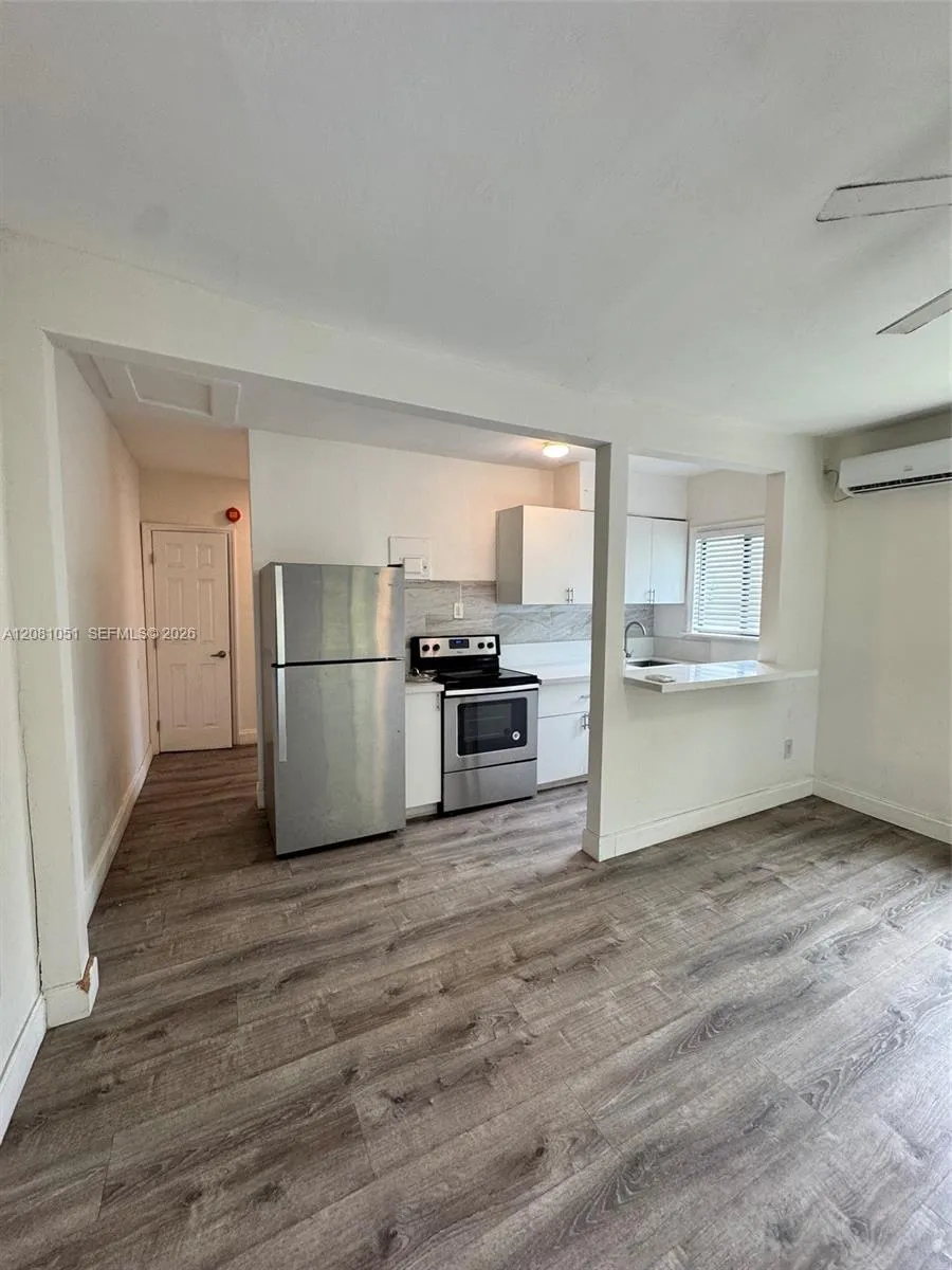 570 NE 69th St #5 Miami, FL 33138