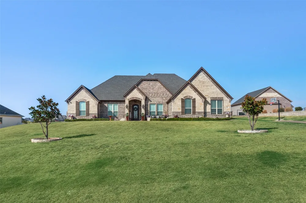 329 Kenyon Court Granbury, TX 76049